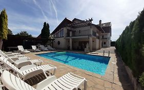 Família Apartmanház