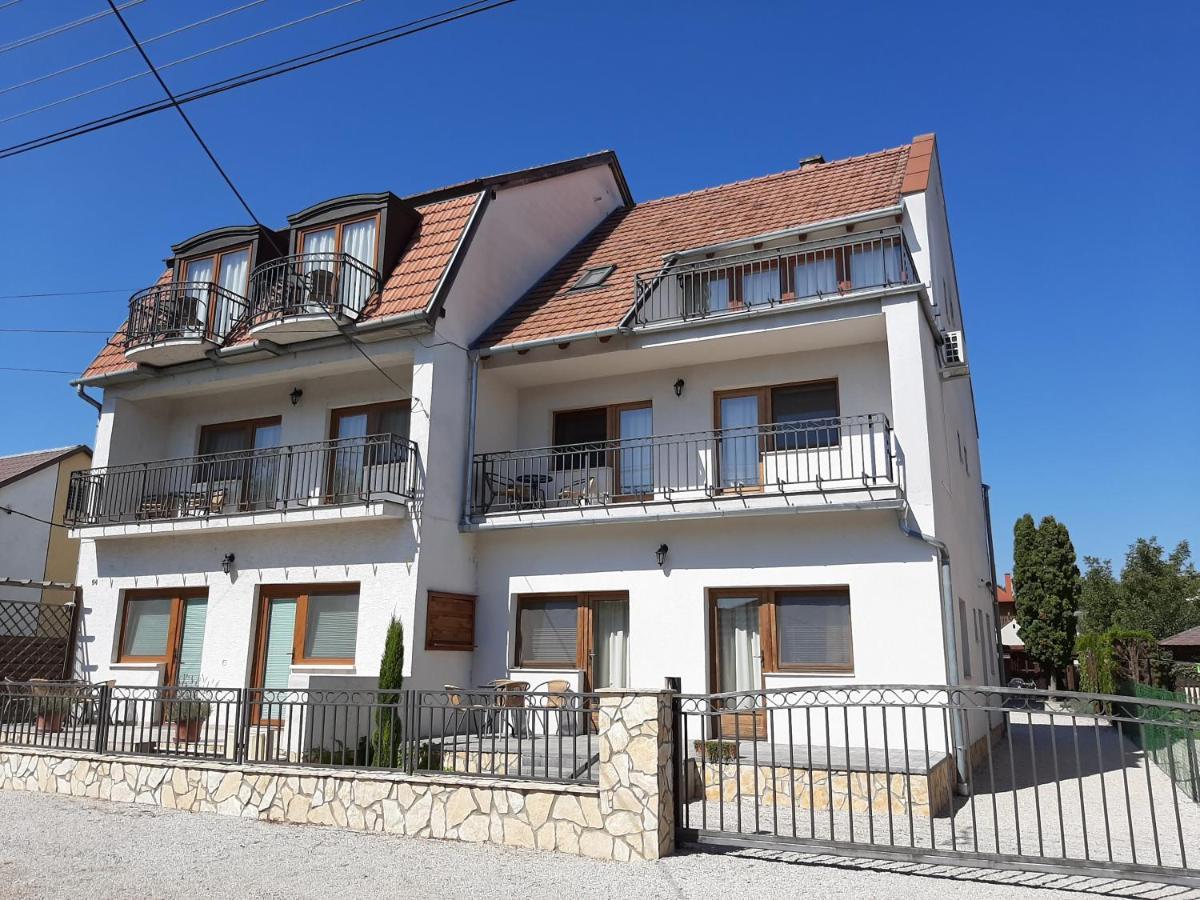Família Apartmanház Keszthely Exteriér fotografie